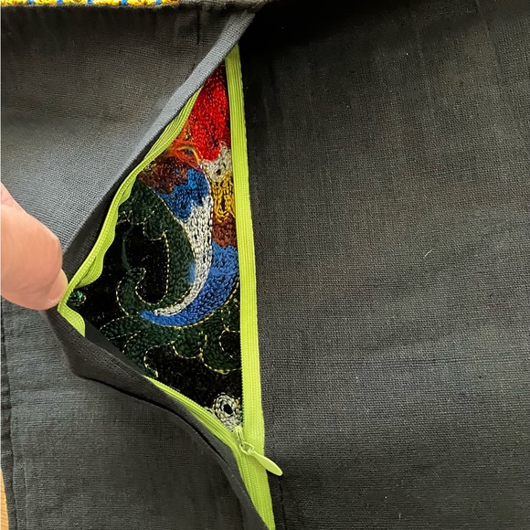 Embroidered decorative pillow case - Picture 2 of 6